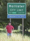 Hollister_city_limits.jpg (66251 bytes)